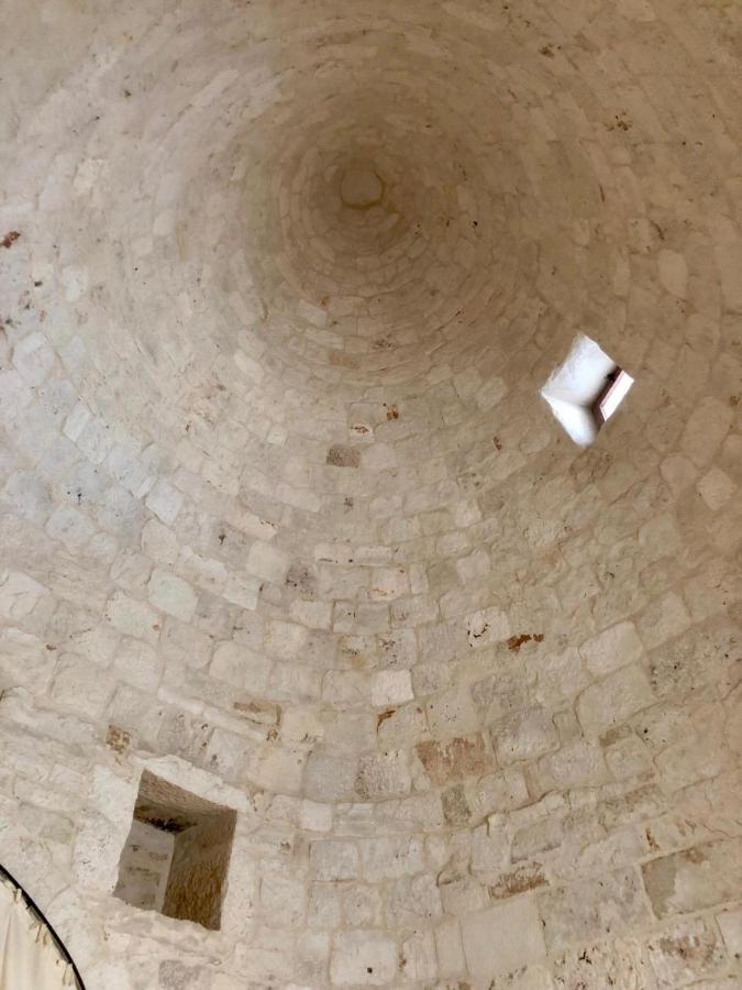 Trullo il cantastorie Alberobello Esterno foto